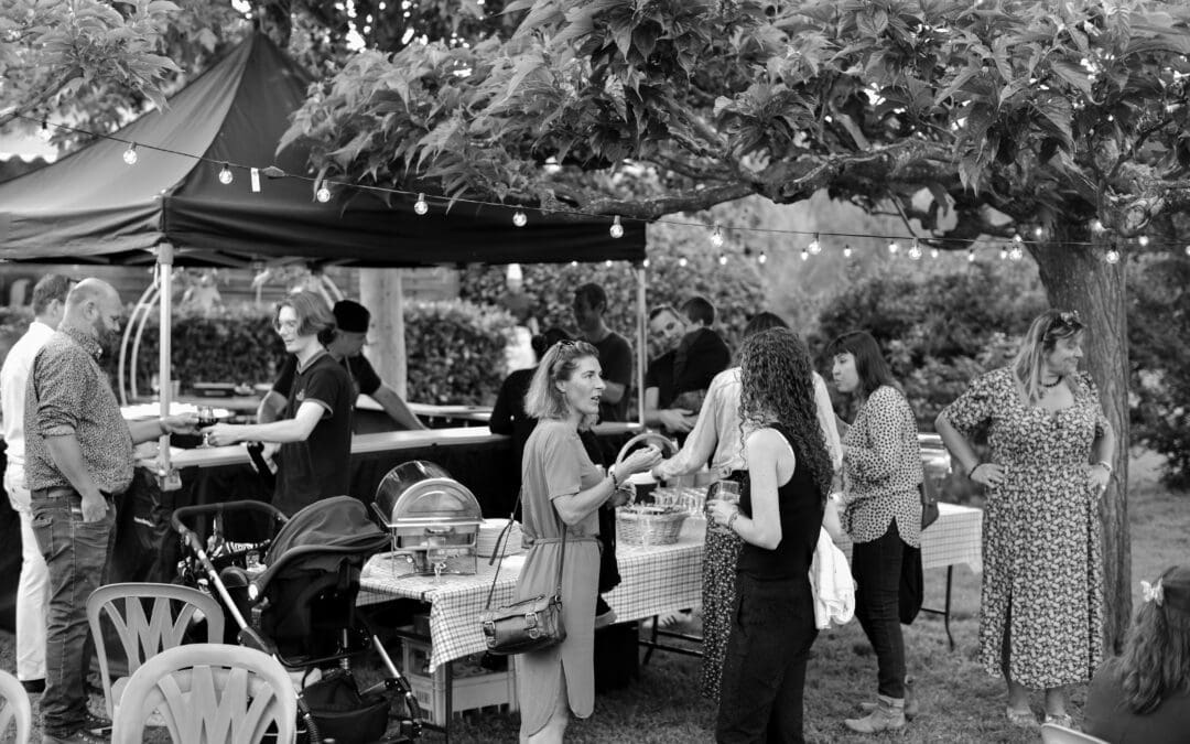 Barbecue dans le jardin ambiance